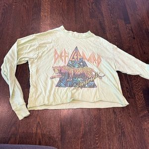 Daydreamer brand Def Leppard Green long sleeve cropped graphic tee